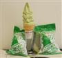 玉林園の代名詞でもある抹茶入りソフトクリームの「グリーンソフト」