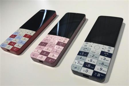 ＫＤＤＩ、デザイン携帯１５周年記念モデル　「インフォバー　ｘｖ」今秋に発売