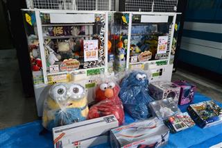 警察が応酬したクレーンゲーム機や景品 警察が応酬したクレーンゲーム機や景品