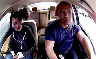 運転手の表情などをとらえるＡＩ搭載ドライブレコーダーのカメラ映像（オリックス自動車提供）