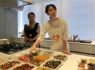 料理家による出張調理代行サービス。各家庭のニーズに合わせた料理を作り置きする