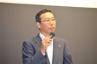 乳酸菌事業への本格参入を表明するハウス食品グループ本社の広浦康勝専務＝２日、東京都江東区