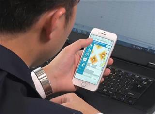 スマートフォンを活用してオフィス内の明るさや室温を調整することができるウェルネスボックス