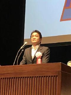 電力総連の定時大会で挨拶する国民民主党の玉木雄一郎代表=5日午前、名古屋市中区 電力総連の定時大会で挨拶する国民民主党の玉木雄一郎代表=5日午前、名古屋市中区