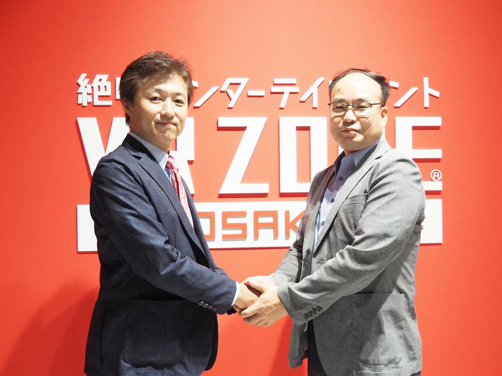 バンダイナムコアミューズメントの堀内美康取締役（左）とＨＹＮＤＡＩＩＴ＆ＥのＯｈＣｈａｎｇＨｏ常務取締役