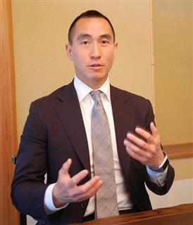 メルコリゾーツ＆エンターテインメント・リミテッドのローレンス・ホー会長兼最高経営責任者＝９日、京都市内（黒川信雄撮影）
