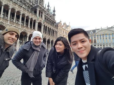 平松さんほか。ブリュッセルの中心街にて