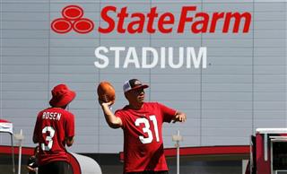 ＮＦＬカージナルスの本拠地は「ステートファームスタジアム」に改名された＝９月、米アリゾナ州（ＡＰ）
