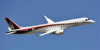 米ワシントン州のグラントカウンティ国際空港上空を飛行する三菱航空機のＭＲＪ＝６月（共同）