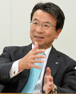 オブジーボ誕生について語る相良暁・小野薬品工業社長＝２６日午後、大阪市中央区の小野薬品工業本社（奥清博撮影）