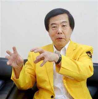 インタビューに答えるファナックの榊原伸介技監