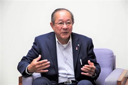 「村おこしも長期的な取り組みが必要だ」と訴える豊根村の伊藤実村長