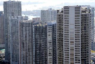 高層マンション群＝東京都江東区（本社チャーターヘリから、川口良介撮影）