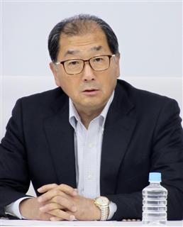 取材に応じるソニーの高木一郎専務=15日、東京都品川区 取材に応じるソニーの高木一郎専務=15日、東京都品川区