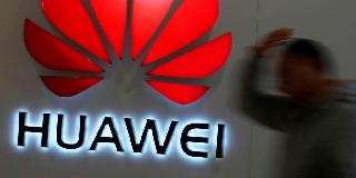 上海のショッピングモールにある華為技術（ファーウェイ）のロゴ＝６日（ロイター）