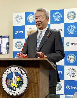 記者会見するＮＴＴの澤田純社長＝７日、米ラスベガス（共同）