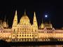 壮麗な建物が立つハンガリーのブダペスト（岡本あやのさん提供）