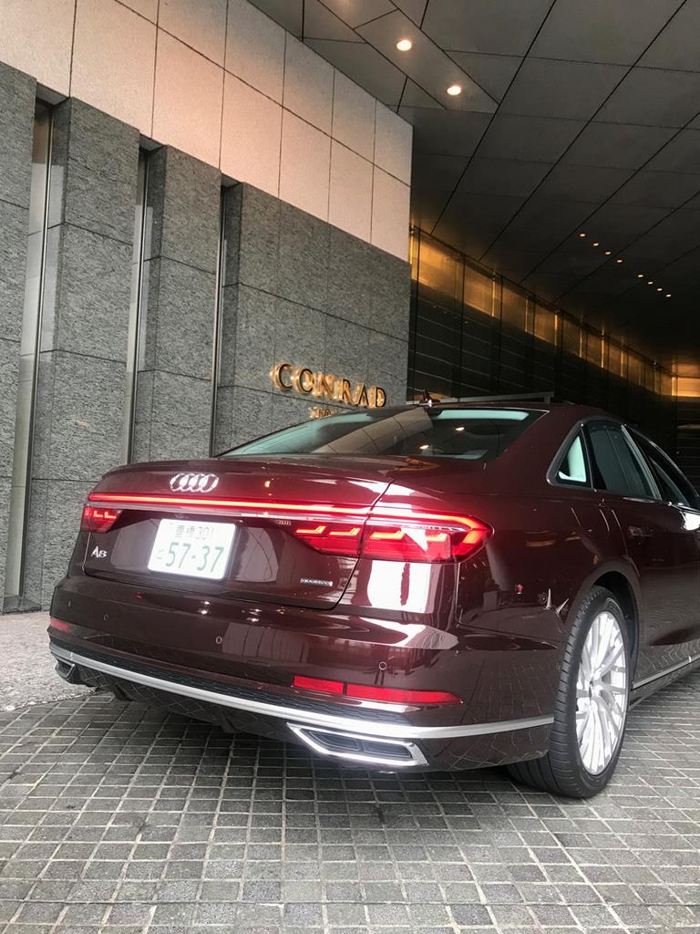 アウディＡ８
