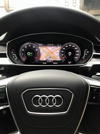 メーター内にも１２．３インチのモニターが組み込まれる