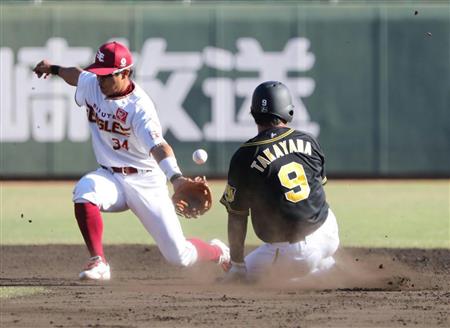 みやざきフェニックス・リーグの楽天対阪神戦。同リーグは毎年１０月に開催されるプロ野球の教育リーグだ＝１０月２８日、ＫＩＲＩＳＨＩＭＡサンマリンスタジアム宮崎