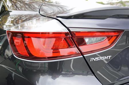 ワイド＆ダイナミックを演出するＬＥＤテールランプ