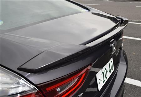 トランクスポイラー