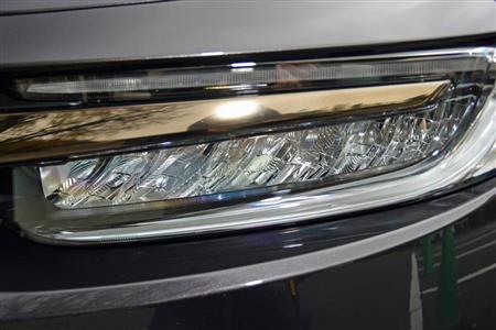 デザインの自由度が高く、機能性にも優れたＬＥＤを採用したヘッドランプ