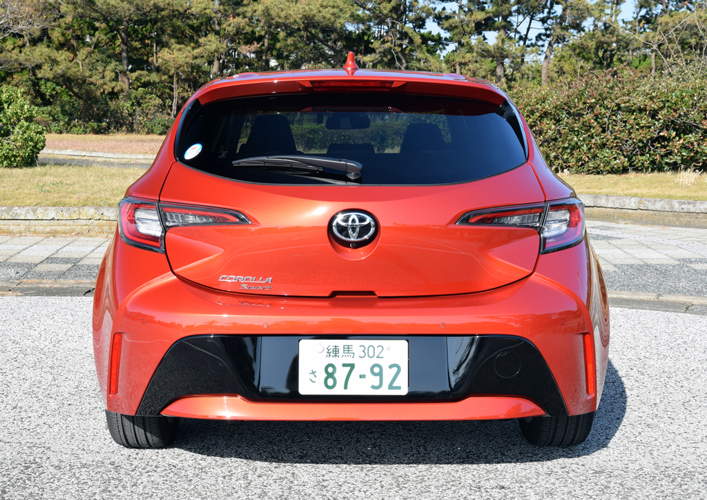 カローラスポーツ