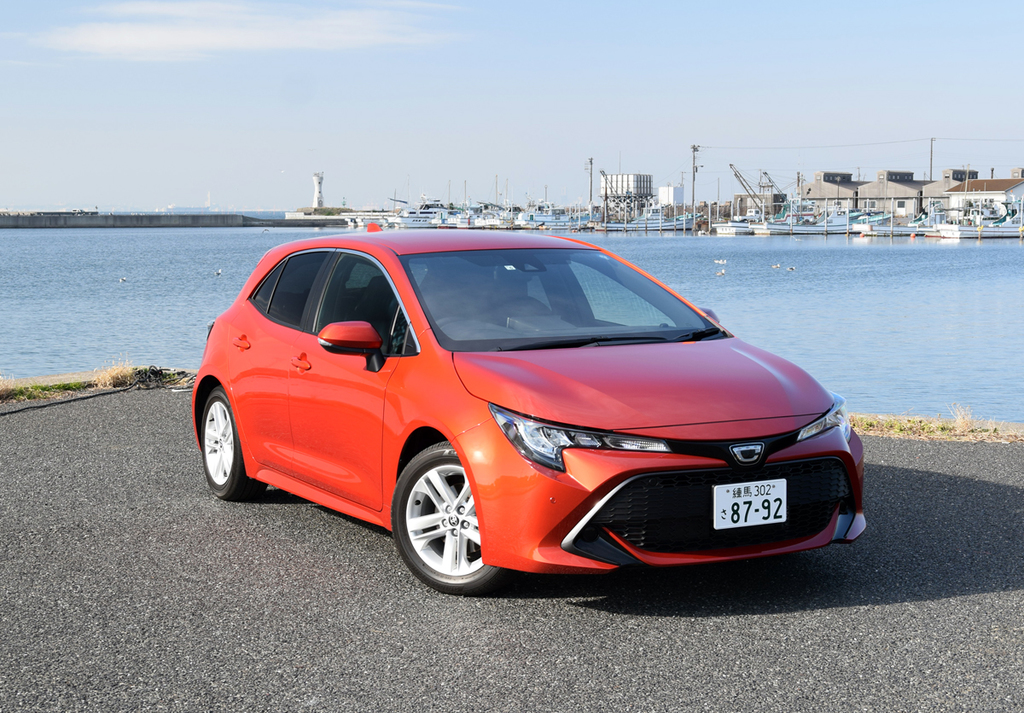 カローラスポーツ