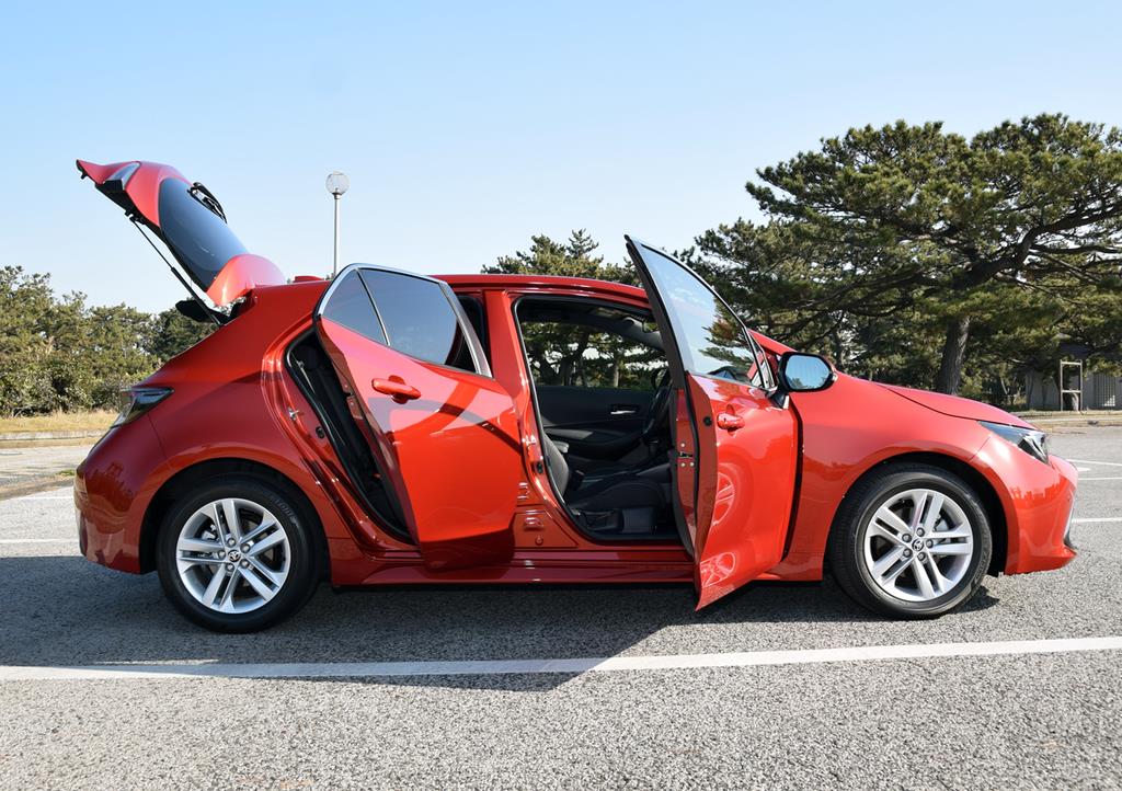 カローラスポーツ