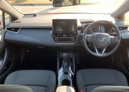 カローラスポーツの内装