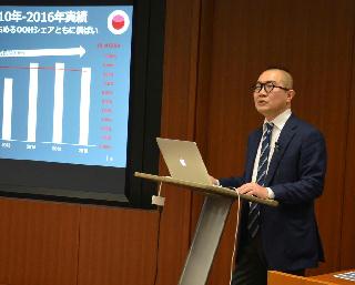 新会社「ライブボード」の社長に就任する電通の神内一郎テック&データインテリジェンス部長=16日、東京都千代田区(高木克聡撮影) 新会社「ライブボード」の社長に就任する電通の神内一郎テック&データインテリジェンス部長=16日、東京都千代田区(高木克聡撮影)