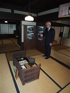 伊藤忠兵衛記念館の玄関を入ってすぐ右手にある「店の間」。商家の雰囲気を今に伝える＝滋賀県豊郷町