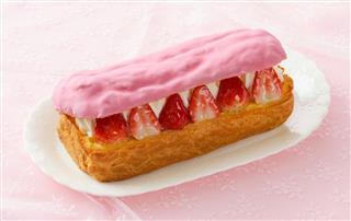 銀座コージーコーナー期間限定商品「苺のシューボート」