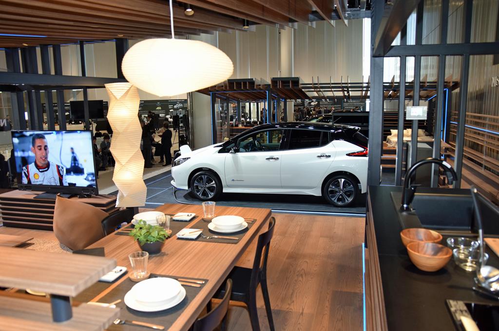 日産の「リーフｅ＋」とモデルハウス