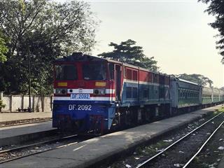 ミャンマーのヤンゴンとマンダレーを結ぶ鉄道=ヤンゴン(共同) ミャンマーのヤンゴンとマンダレーを結ぶ鉄道=ヤンゴン(共同)