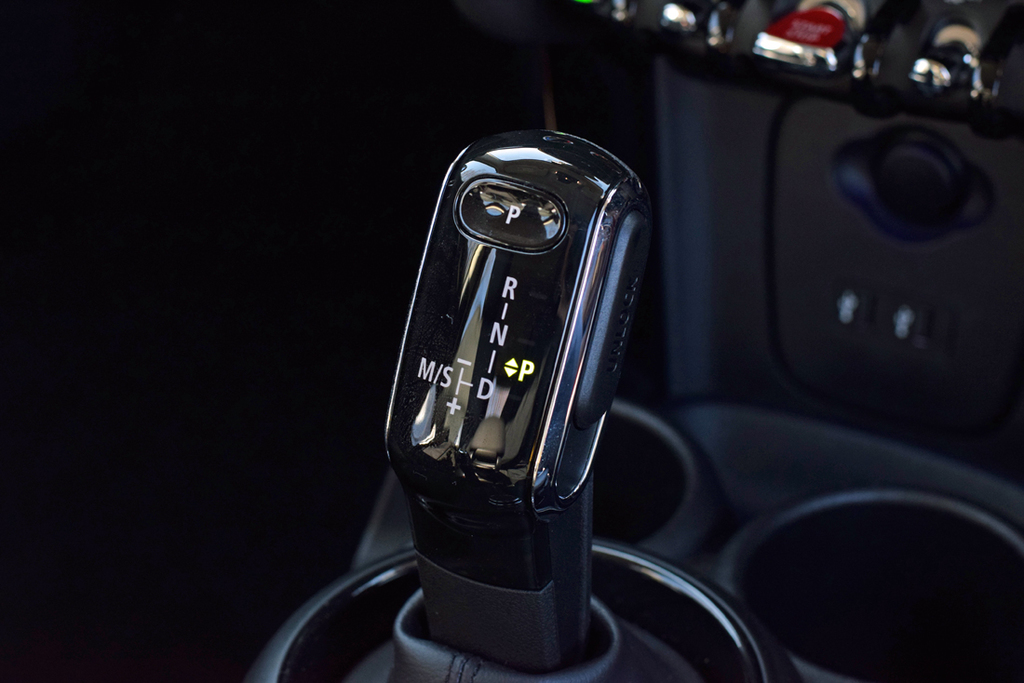 ７速ＤＣＴのセレクター・レバー