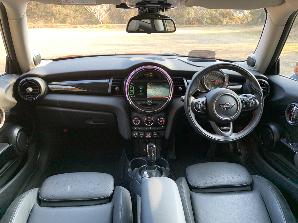 ミニ３ドアのインテリア