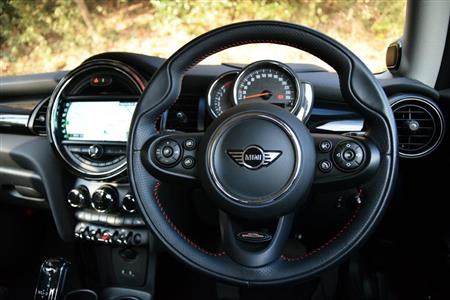 ミニのステアリングホイール