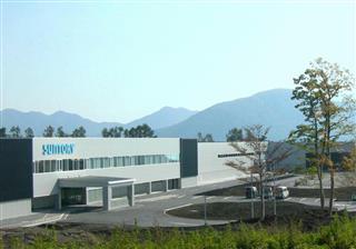 ＡＷＳ認証を取得した「サントリー天然水奥大山ブナの森工場」（サントリーＨＤ提供）