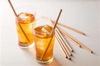 間伐材で作られた木材ストロー