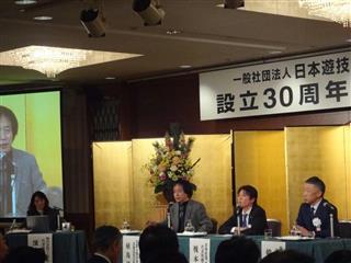 ゲストパネリストに宗教人類学者の植島啓司京都造形芸術大学教授(左から2人目)を招いた ゲストパネリストに宗教人類学者の植島啓司京都造形芸術大学教授(左から2人目)を招いた