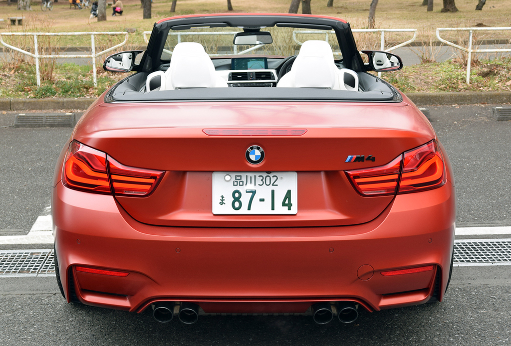オープンにしたＭ４カブリオレ