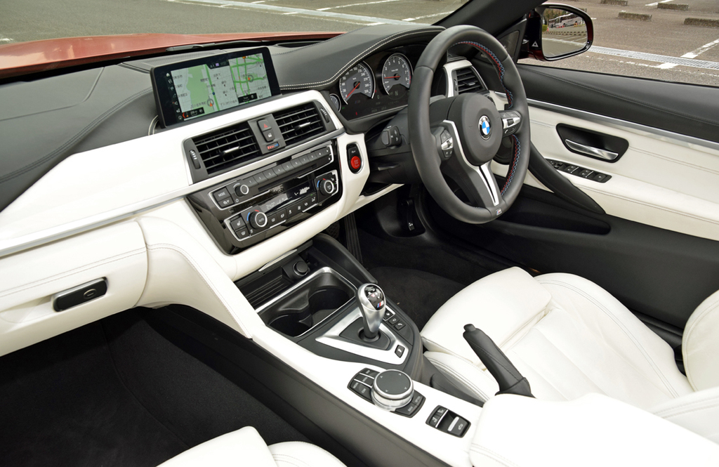 ＢＭＷらしくシンプルで洗練されたインテリア