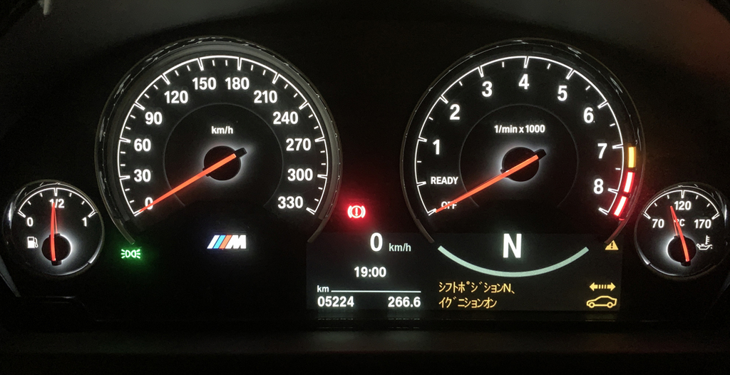 夜間のメーター類