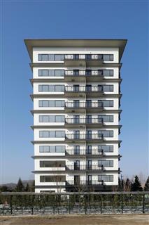 ＣＬＴを床材として使用した国内初の高層建築物＝仙台市泉区（三菱地所提供）