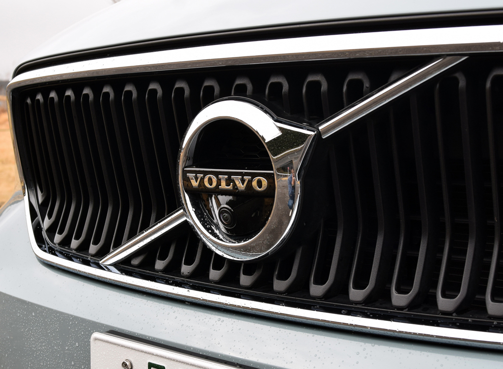 新世代モデルから採用しているボルボの新ロゴ