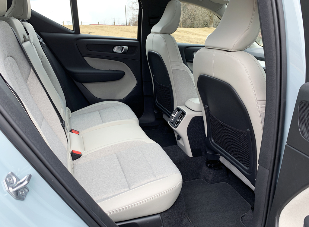 内張りにはリサイクル素材を使用