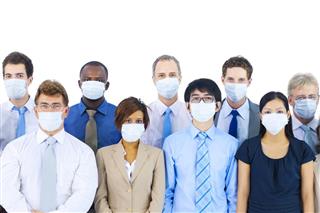 「マスク論争」に元受付嬢が一家言　重い花粉症でも私は着用を許されなかった