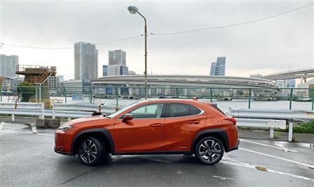 レクサス「ＵＸ」とレインボーブリッジ